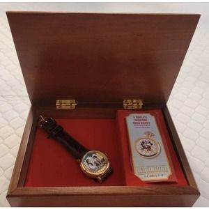 Snow White Collector's Watch Series 5 by Fossil
Music Box